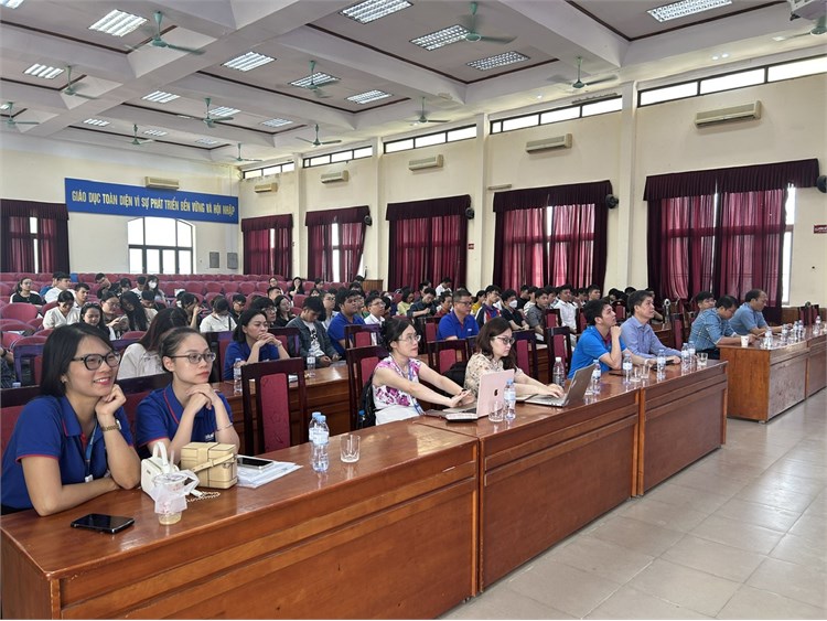 Thư viện đồng hành cùng học viên cao học: Hướng dẫn khai thác tài nguyên thông tin phục vụ học tập và nghiên cứu