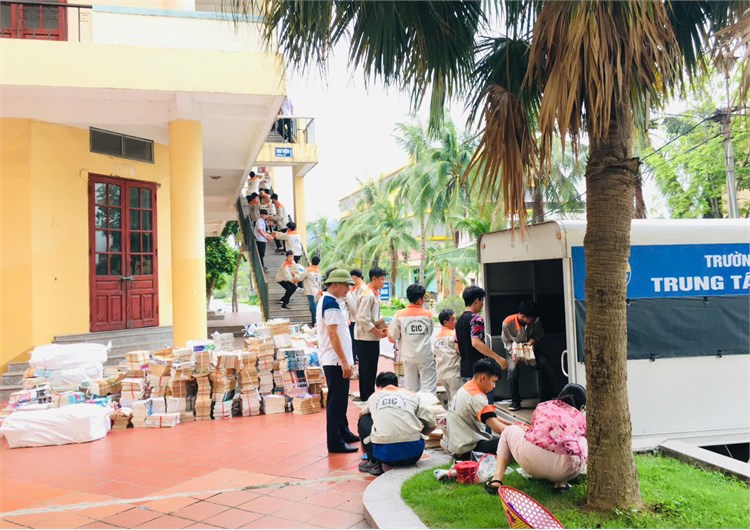 Trao hơn 3.500 đầu sách – Cầu nối tri thức giữa Trường Đại học Công nghiệp Hà Nội và Trường Cao đẳng Công nghiệp và Xây dựng