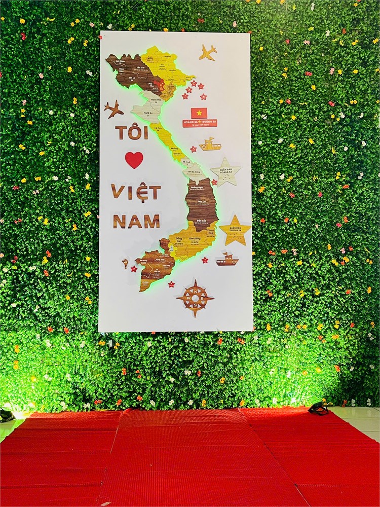 Thư viện Đại học Công nghiệp Hà Nội rực rỡ cờ hoa chào mừng 80 năm Cách mạng Tháng Tám và Quốc Khánh 2/9