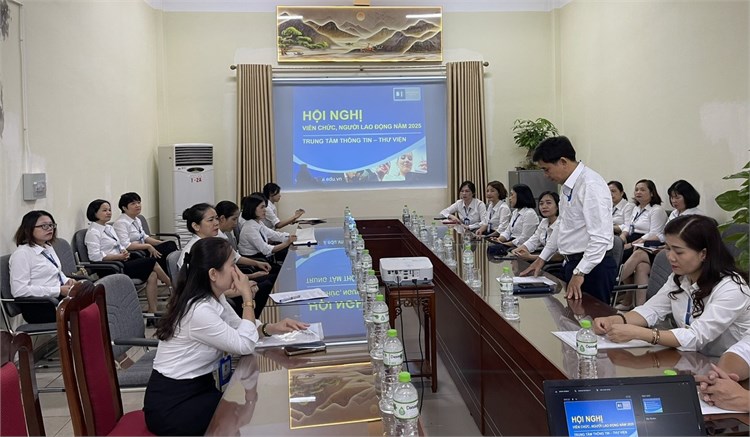 Hội nghị Viên chức, người lao động năm 2025 của Trung tâm Thông tin – Thư viện: Đổi mới tư duy, nâng cao chất lượng, khẳng định vai trò trung tâm tri thức