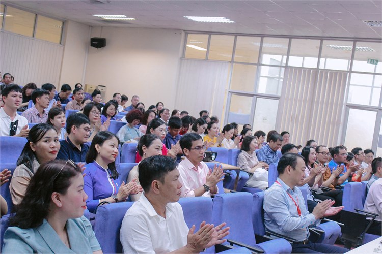 Thư viện Đại học Công nghiệp Hà Nội tham gia tập huấn về bảo quản tài nguyên thông tin số tại Huế