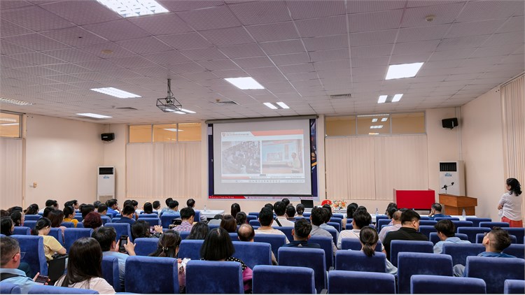 Thư viện Đại học Công nghiệp Hà Nội tham gia tập huấn về bảo quản tài nguyên thông tin số tại Huế