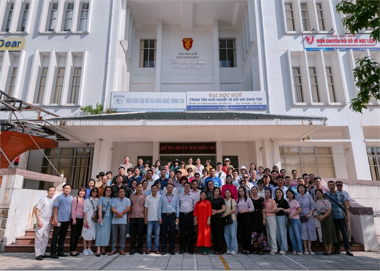 Thư viện Đại học Công nghiệp Hà Nội tham gia tập huấn về bảo quản tài nguyên thông tin số tại Huế