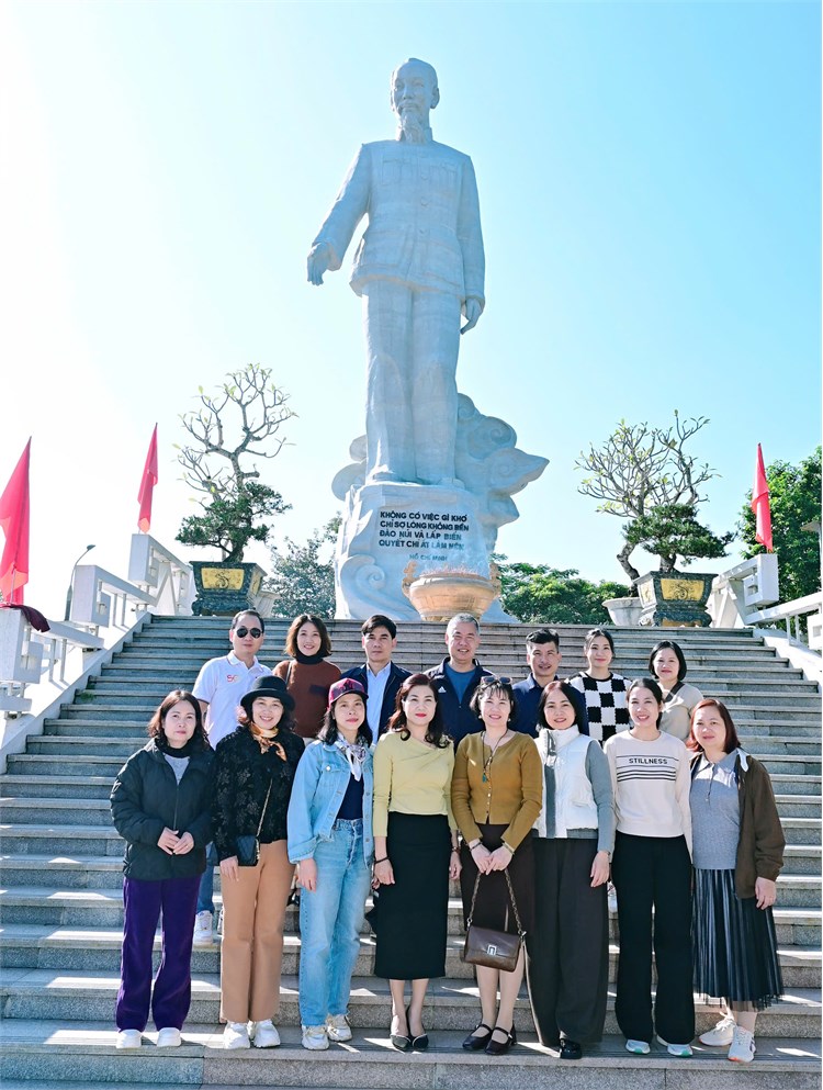 Chi bộ Trung tâm Thông tin – Thư viện, Trường Đại học Công nghiệp Hà Nội tổ chức sinh hoạt thực tế tại Phú Thọ – Sơn La, tăng cường giáo dục truyền thống và bồi dưỡng lý tưởng cách mạng