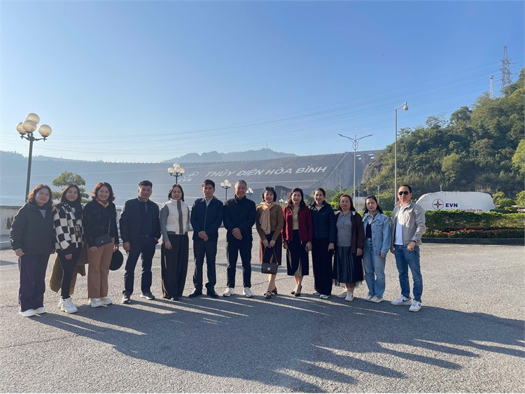 Chi bộ Trung tâm Thông tin – Thư viện, Trường Đại học Công nghiệp Hà Nội tổ chức sinh hoạt thực tế tại Phú Thọ – Sơn La, tăng cường giáo dục truyền thống và bồi dưỡng lý tưởng cách mạng