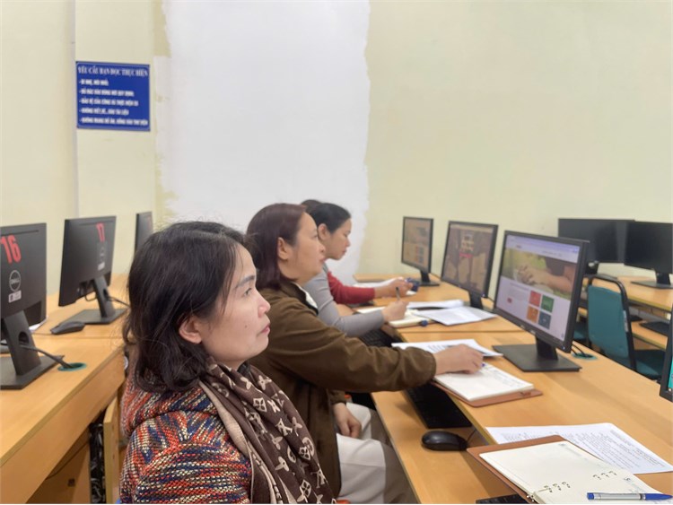 Thư viện Đại học Công nghiệp Hà Nội: Tập huấn “Xây dựng nội dung chuyên mục ‘Góc tư vấn’ bằng các công cụ AI”