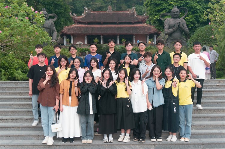 CLB SÁCH VÀ HÀNH ĐỘNG ĐẠI HỌC CÔNG NGHIỆP HÀ NỘI (BAH) THÔNG BÁO TUYỂN THÀNH VIÊN MỚI: Lan tỏa văn hóa đọc – Kết nối tri thức – Hành động vì cộng đồng