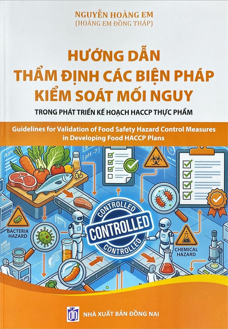 Trao tặng sách chuyên ngành Công nghệ thực phẩm cho Thư viện Đại học Công nghiệp Hà Nội