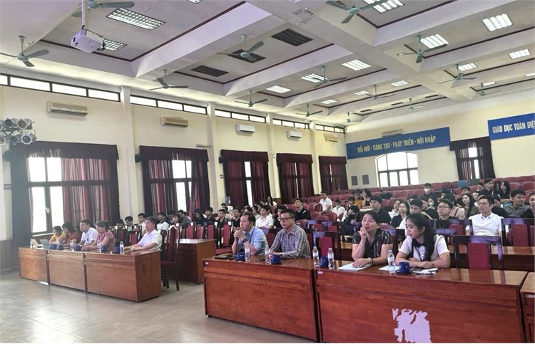 Thư viện Đại học Công nghiệp Hà Nội đồng hành hướng dẫn học viên cao học nhập học đợt 2 năm 2026