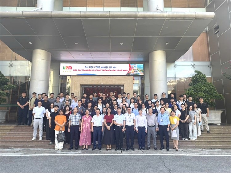 Thư viện Đại học Công nghiệp Hà Nội đồng hành hướng dẫn học viên cao học nhập học đợt 2 năm 2026