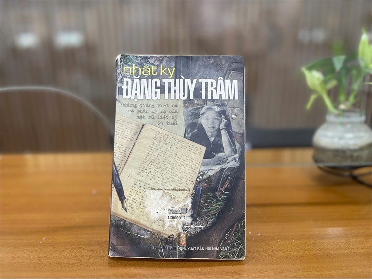 Tháng Bảy – Khắc ghi đạo lý “Uống nước nhớ nguồn”, gìn giữ ký ức dân tộc trong từng trang sách