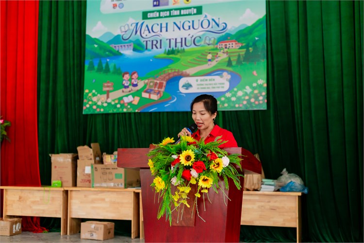 Trao tặng những món quà ý nghĩa tới học sinh Trường TH&THCS Bắc Phong nhân dịp năm học mới