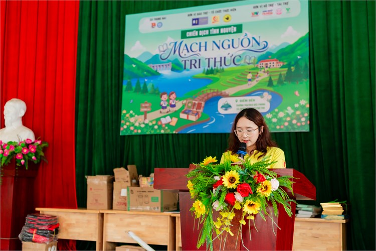 Trao tặng những món quà ý nghĩa tới học sinh Trường TH&THCS Bắc Phong nhân dịp năm học mới