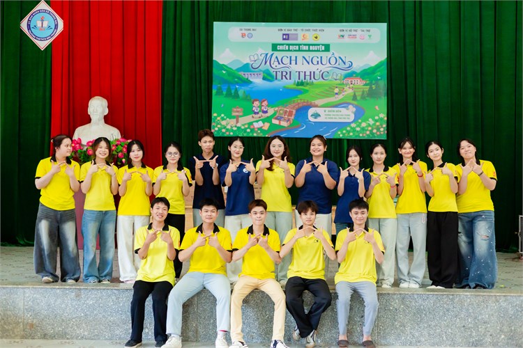 Trao tặng những món quà ý nghĩa tới học sinh có hoàn cảnh khó khăn tại Trường TH&THCS Bắc Phong nhân dịp năm học mới