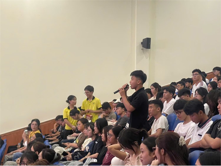 Thư viện HaUI đồng hành cùng tân sinh viên K21 hình thành năng lực khai thác thông tin