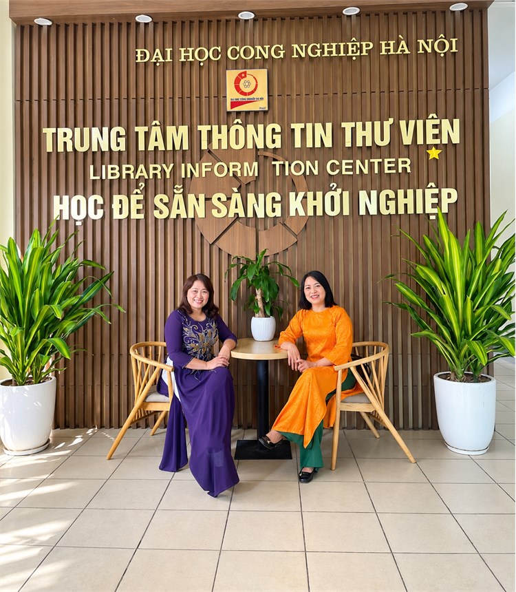 Trung tâm Thông tin – Thư viện HaUI gặp mặt chào mừng Ngày Phụ nữ Việt Nam 20/10