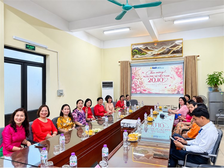 Trung tâm Thông tin – Thư viện HaUI gặp mặt chào mừng Ngày Phụ nữ Việt Nam 20/10