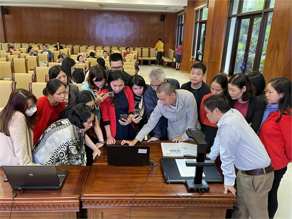 Cán bộ Trung tâm Thông tin - Thư viện, trường Đại học Công nghiệp Hà Nội tham gia khóa Tập huấn “Số hóa tài liệu thư viện thực hiện chuyển đổi số” cho các thư viện khu vực miền Bắc