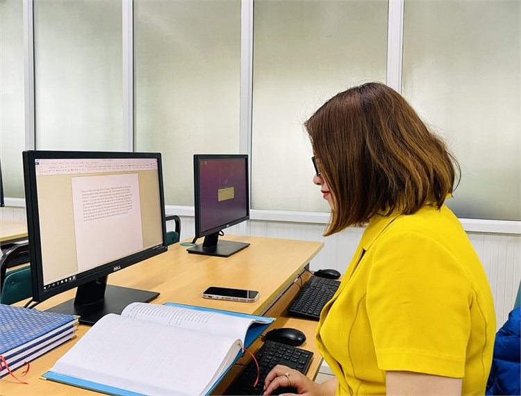 Tập huấn “Xây dựng nội dung: Quản lý đồ án/khóa luận tốt nghiệp” tại Thư viện Đại học Công nghiệp Hà Nội