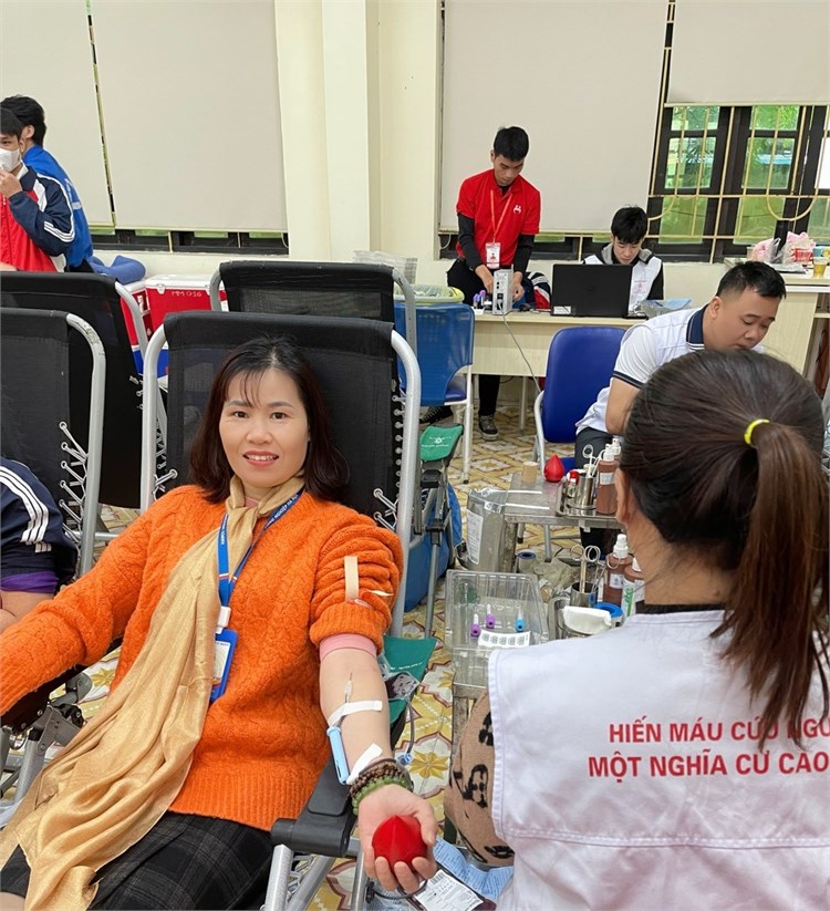 Thư viện Đại học Công nghiệp Hà Nội hưởng ứng Ngày hiến máu tình nguyện `Cầu vồng nhân ái năm 2023`