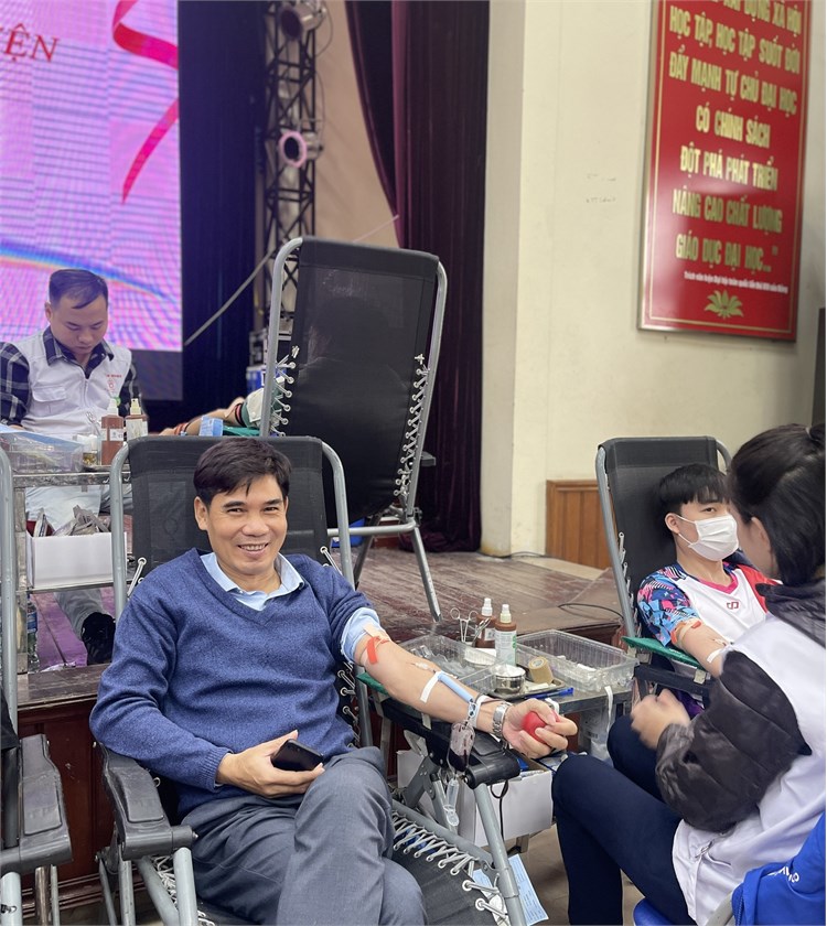Thư viện Đại học Công nghiệp Hà Nội hưởng ứng Ngày hiến máu tình nguyện `Cầu vồng nhân ái năm 2023`