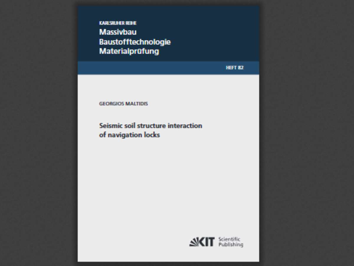 Seismic soil structure interaction of navigation locks
