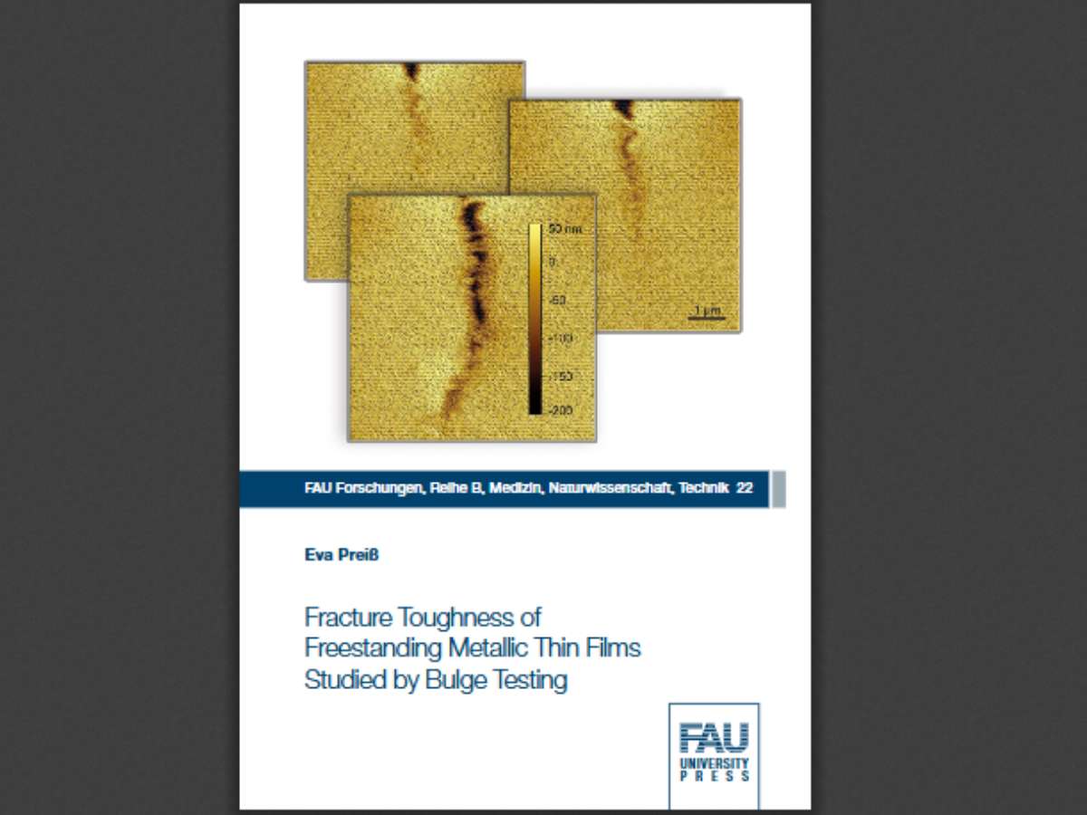 Fracture Toughness of Freestanding Metallic Thin Films Studied by Bulge Testing