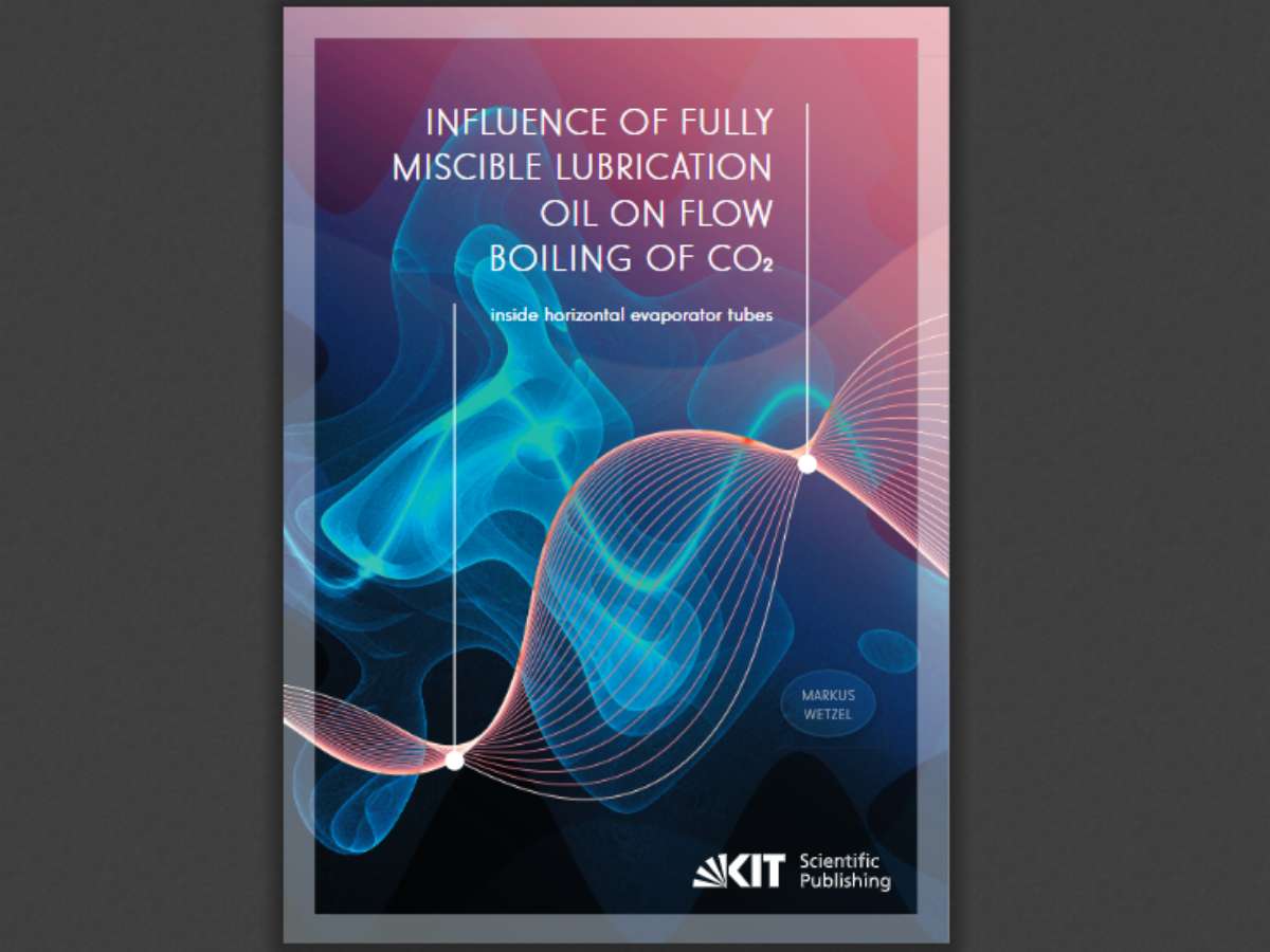 Influence of fully miscible lubrication oil on flow boiling of CO2 inside horizontal evaporator tubes